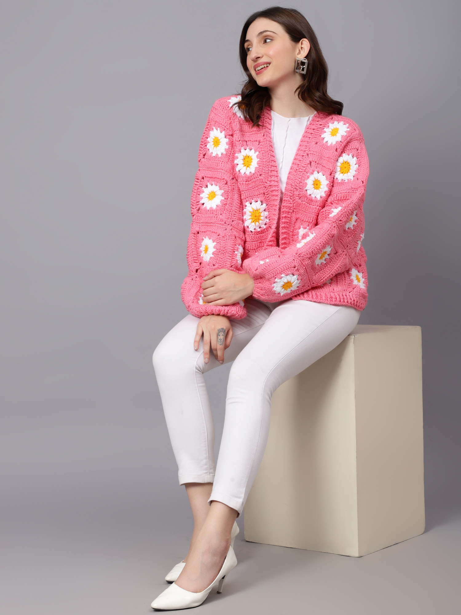 Velvery Handmade Pink & White Pink Daisy V-Neck Cardigan