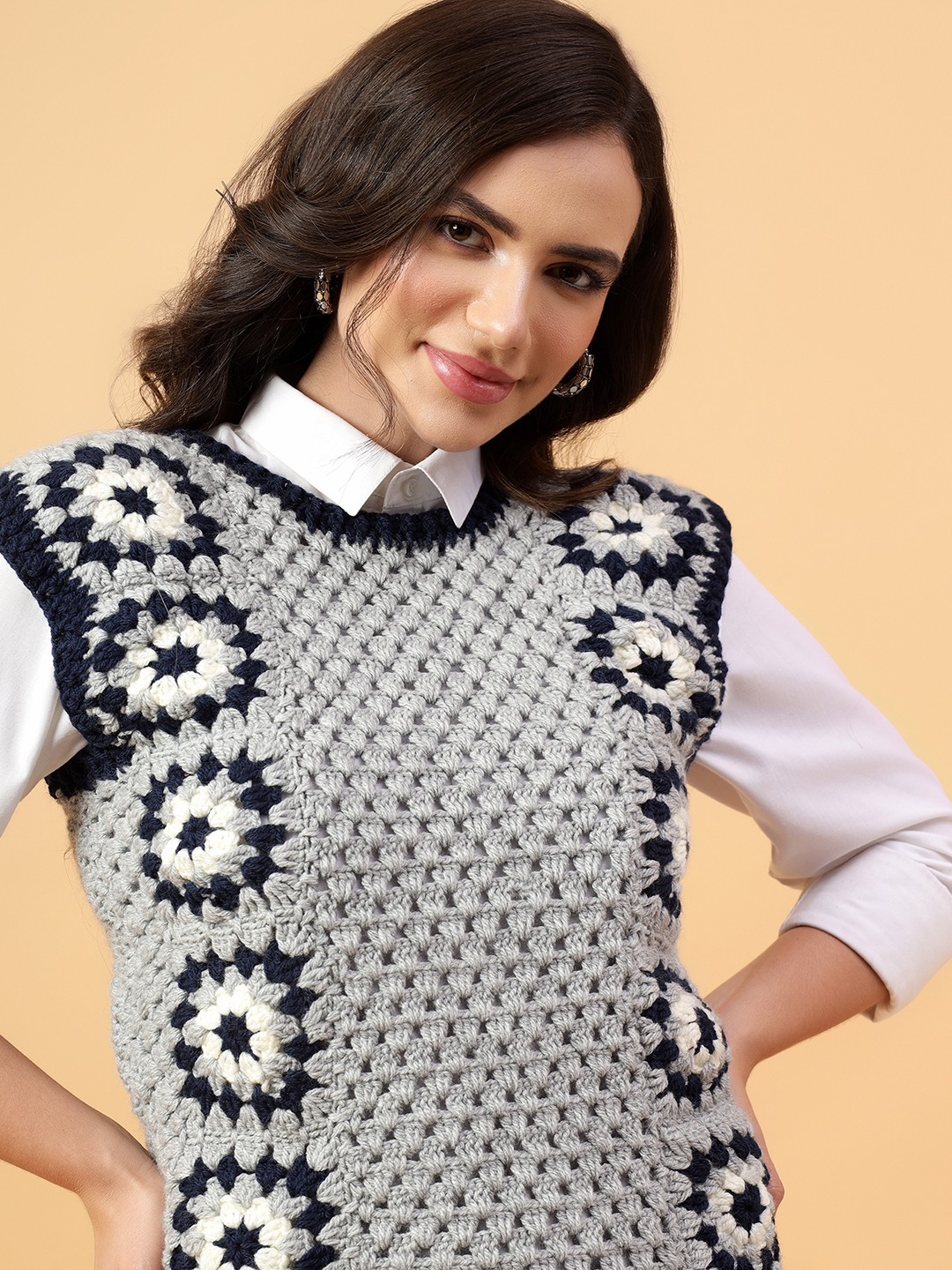 Velvery Handmade Grey Granny Square Round Neck Sweater Vest
