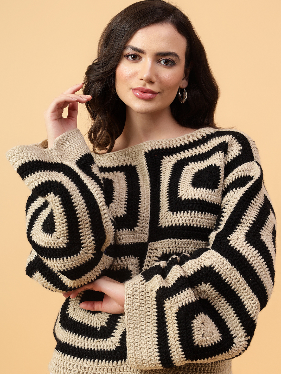 Velvery Handmade Black & Beige Flared Sleeve Round Neck Pullover