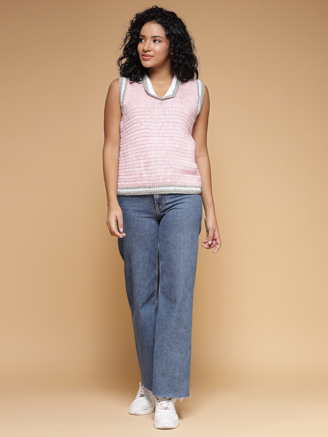 Velvery Handmade Pink Collar Detailed V-Neck Sweater Vest