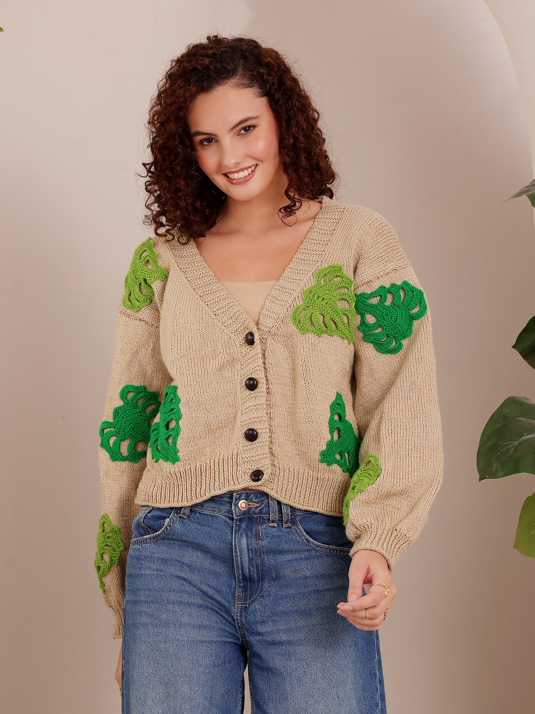 Froggy V-Neck Sweater - Beige