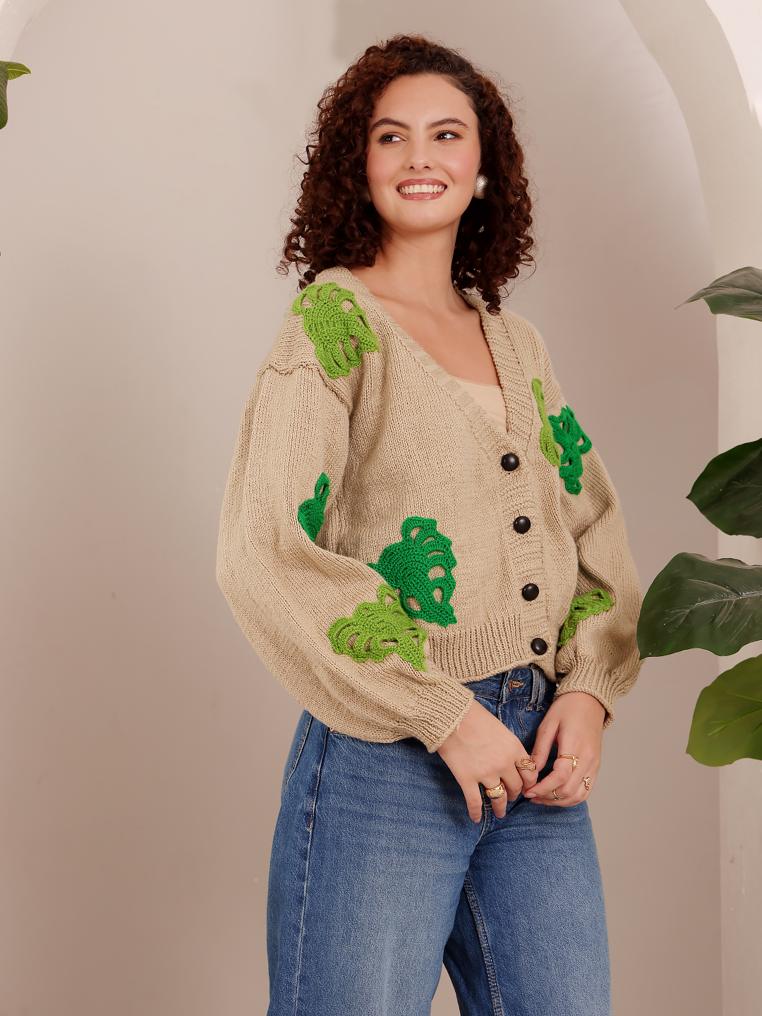 Froggy V-Neck Sweater - Beige