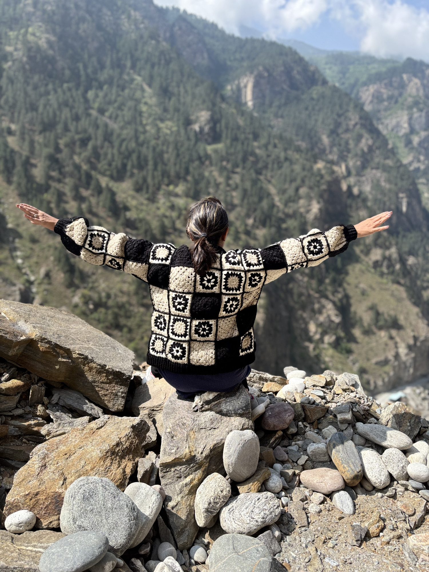 Granny Square Front Openable Sweater - Black