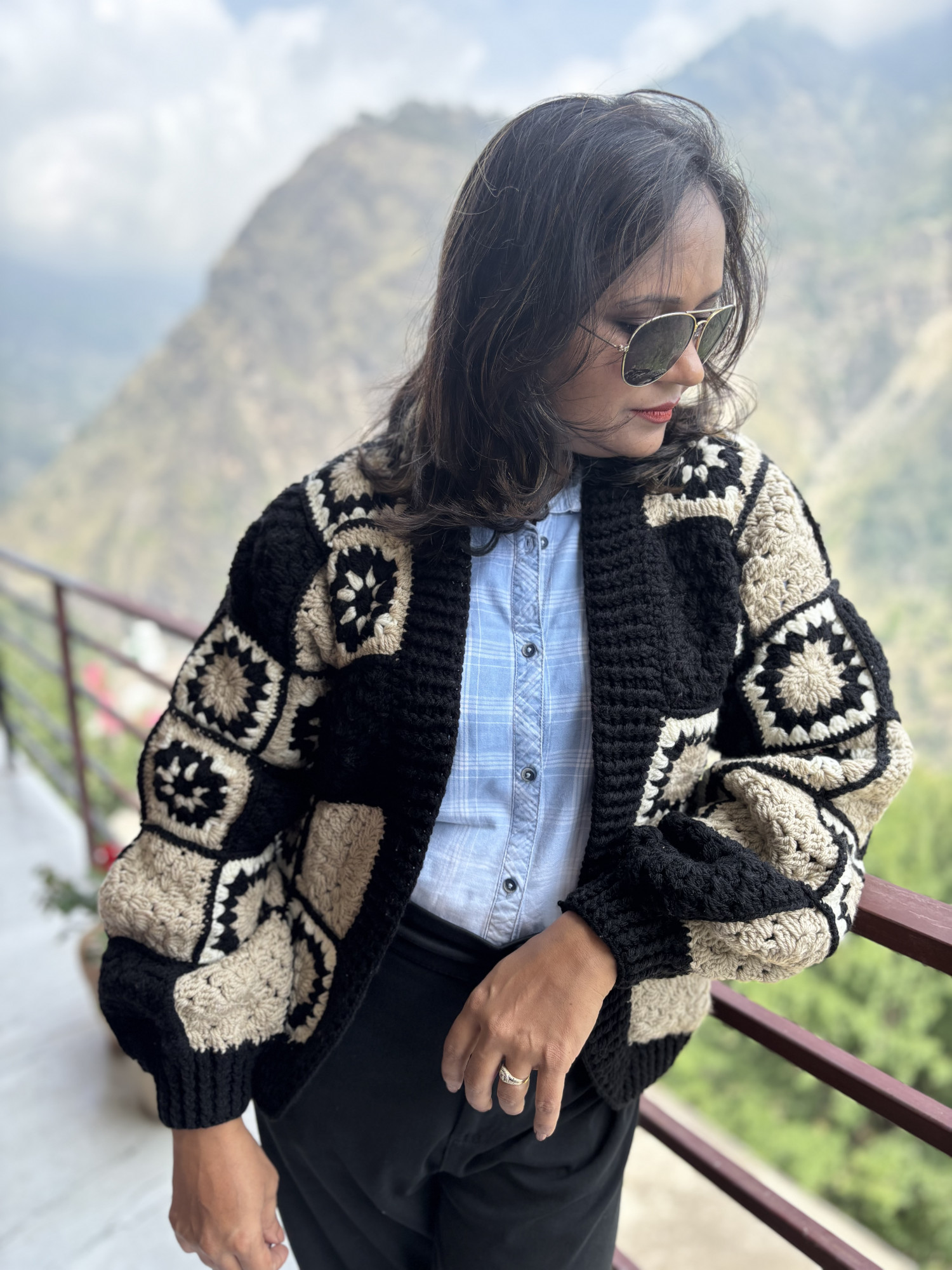Granny Square Front Openable Sweater - Black