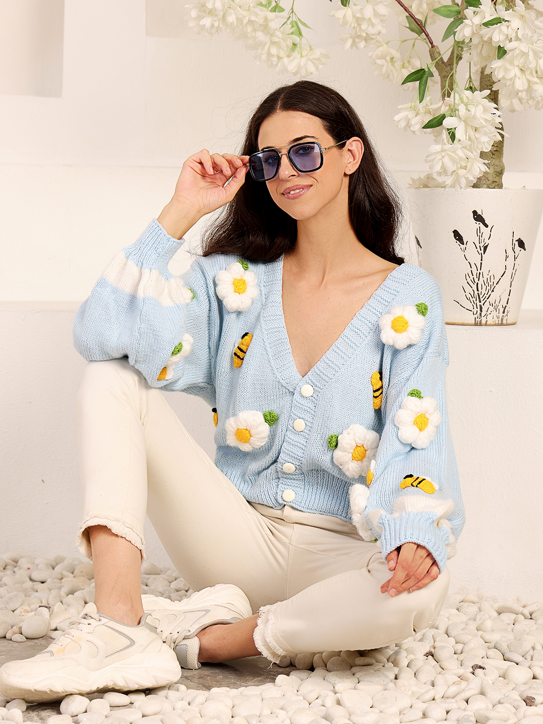 Trendy Daisy and Bee Embroidered Cardigan - White
