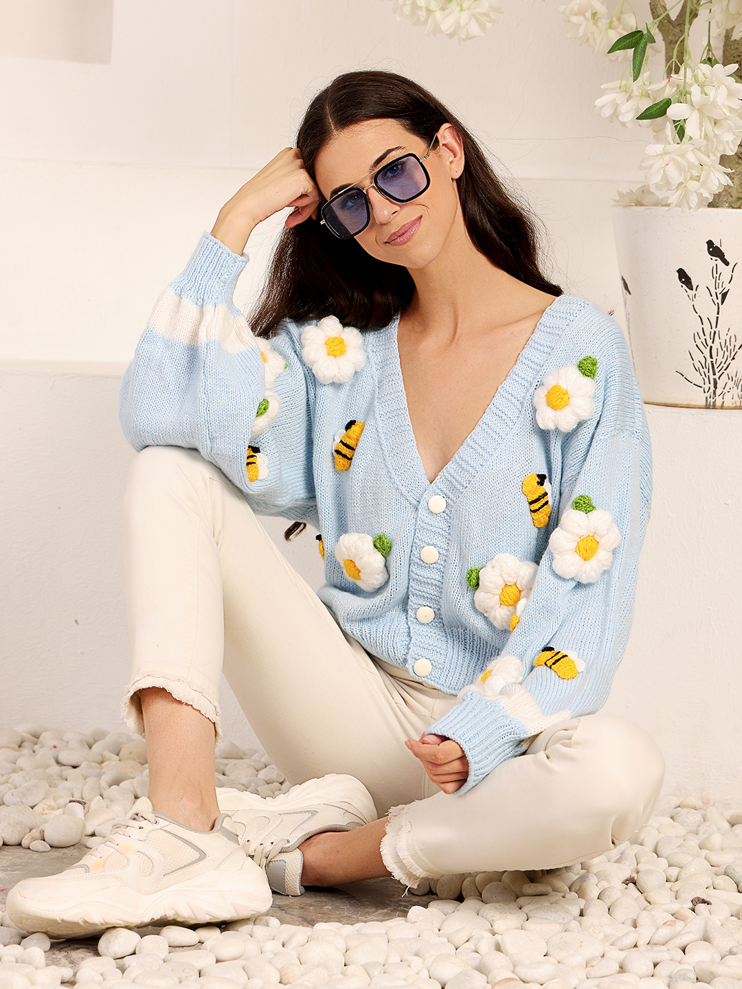Trendy Daisy and Bee Embroidered Cardigan - White
