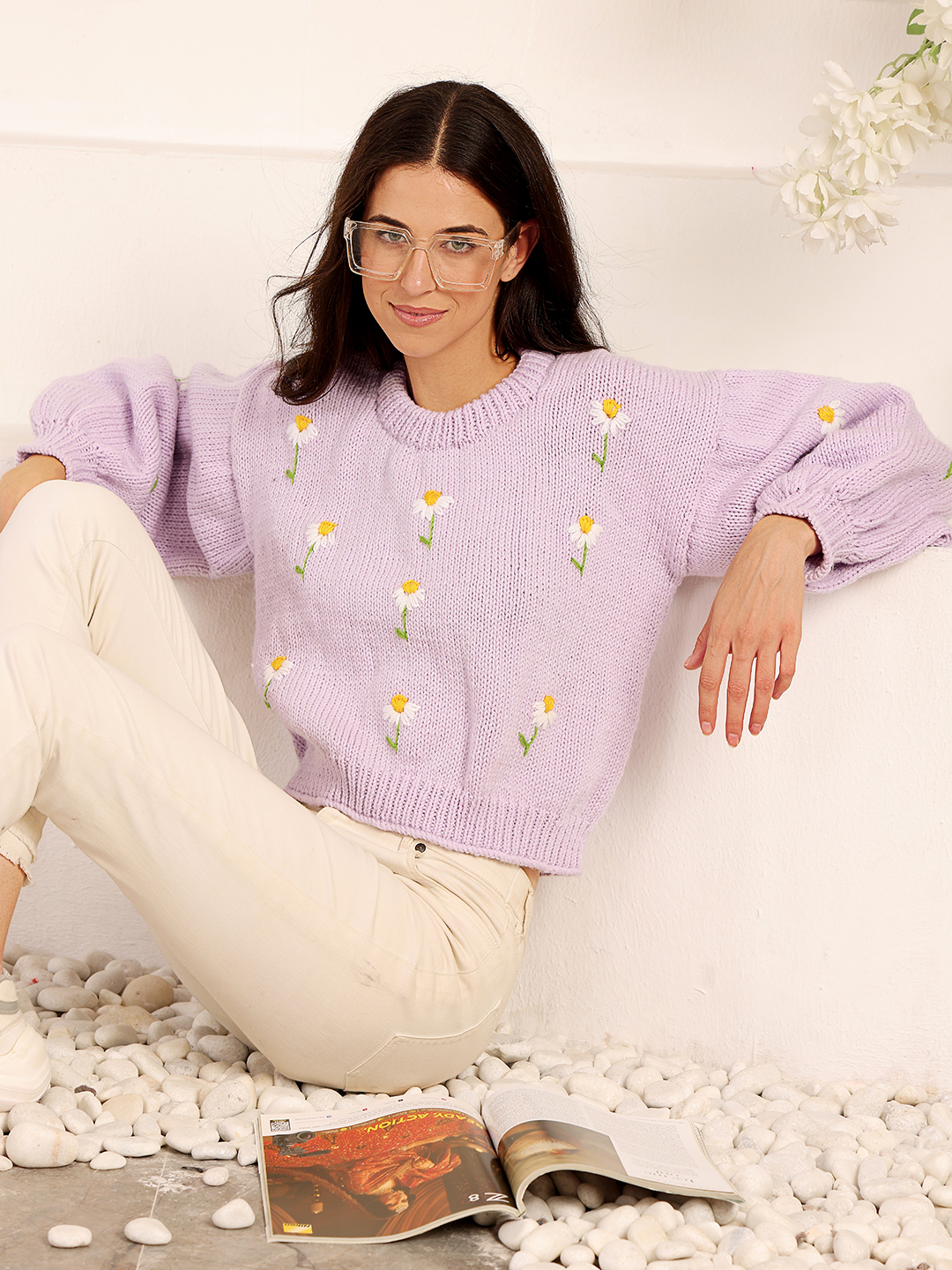 Velvery Floral Embroidered Round Neck Pullover