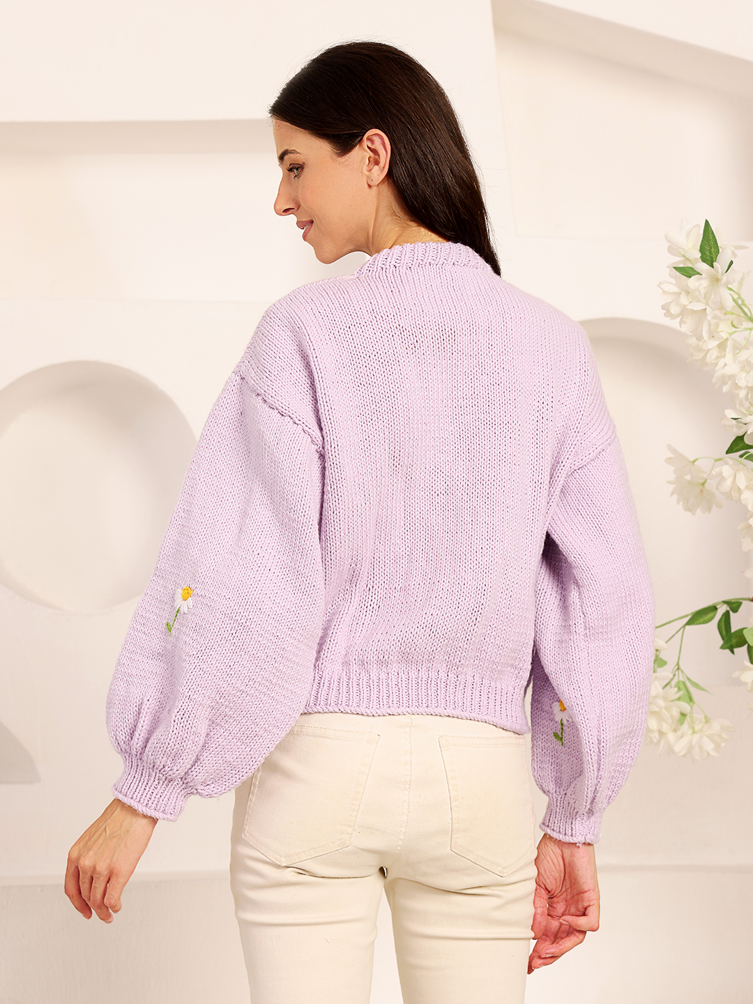 Velvery Floral Embroidered Round Neck Pullover