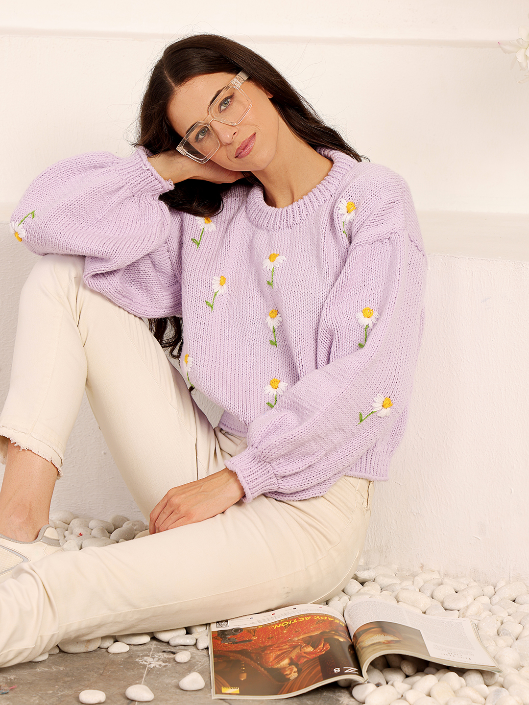 Velvery Floral Embroidered Round Neck Pullover