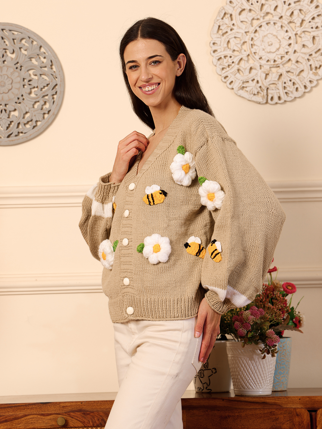Velvery Bee Applique Cardigan - Beige