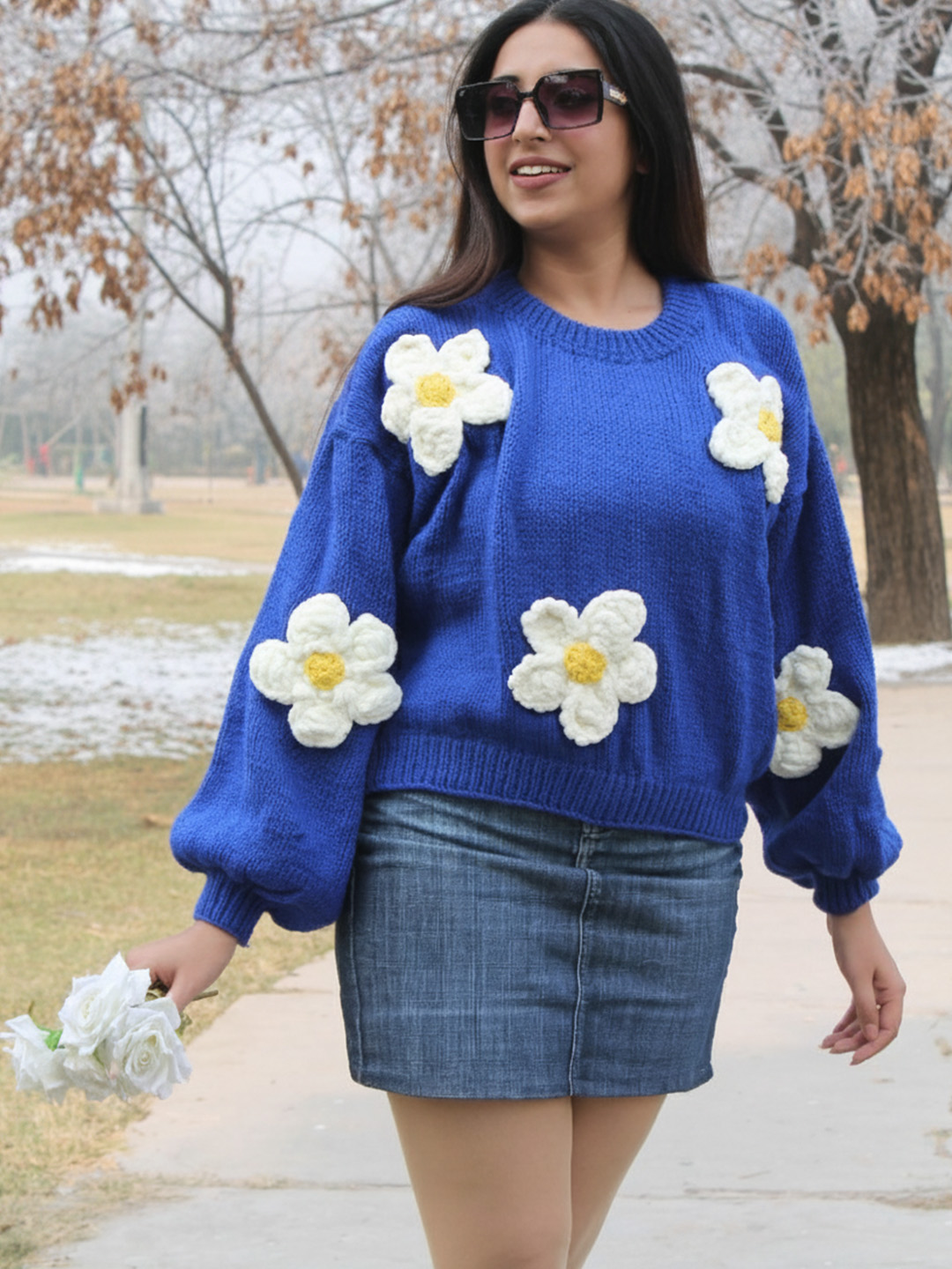 Velvery Floral Round Neck Pullover - Blue