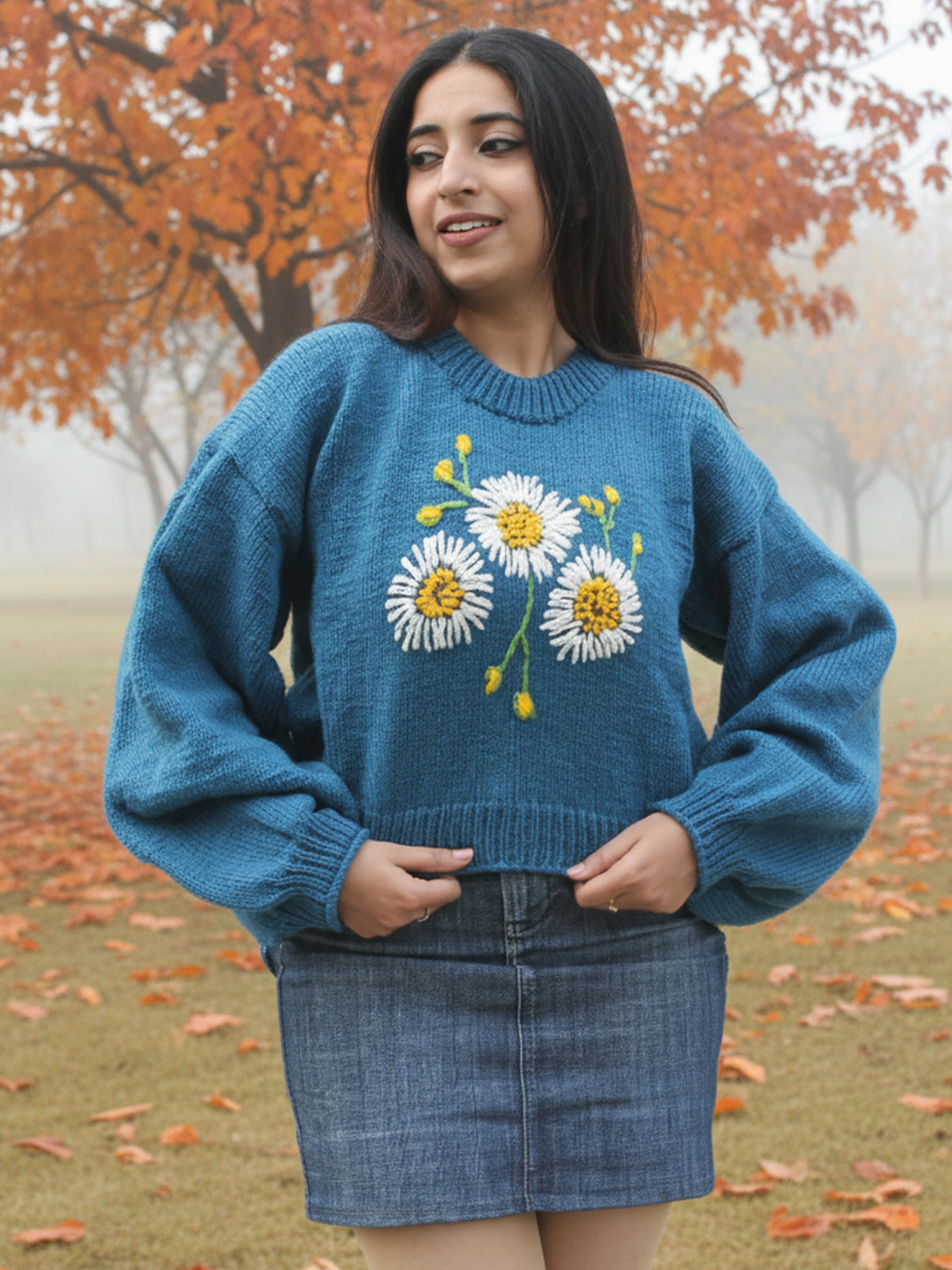 Velvery Floral Embroidered Pullover - Blue