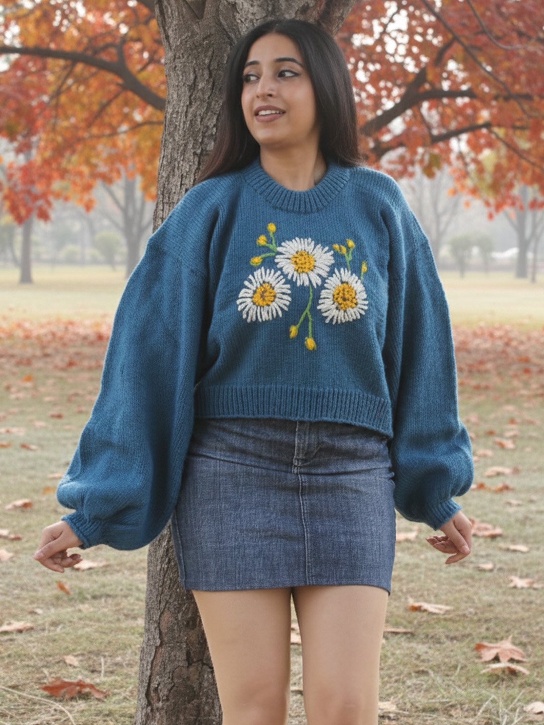 Velvery Floral Embroidered Pullover - Blue