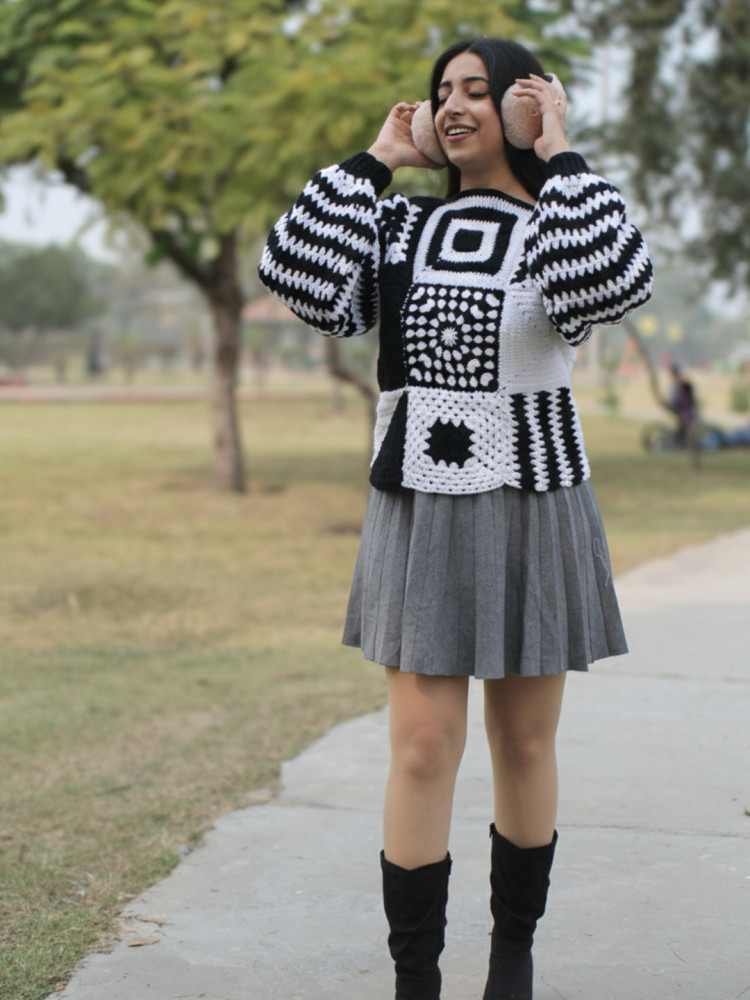 Image of Velvery Black and White Granny Square Pullover - Black