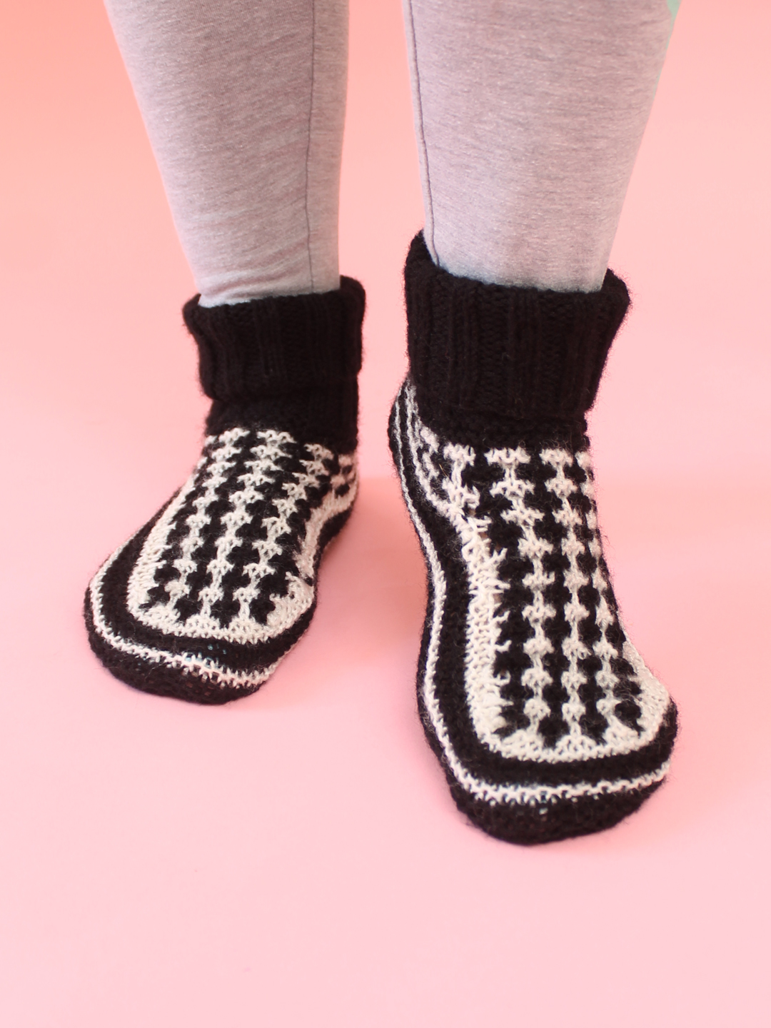 Velvery Handmade Knitted Womens Colourblocked Ankle Legth Socks-Brown