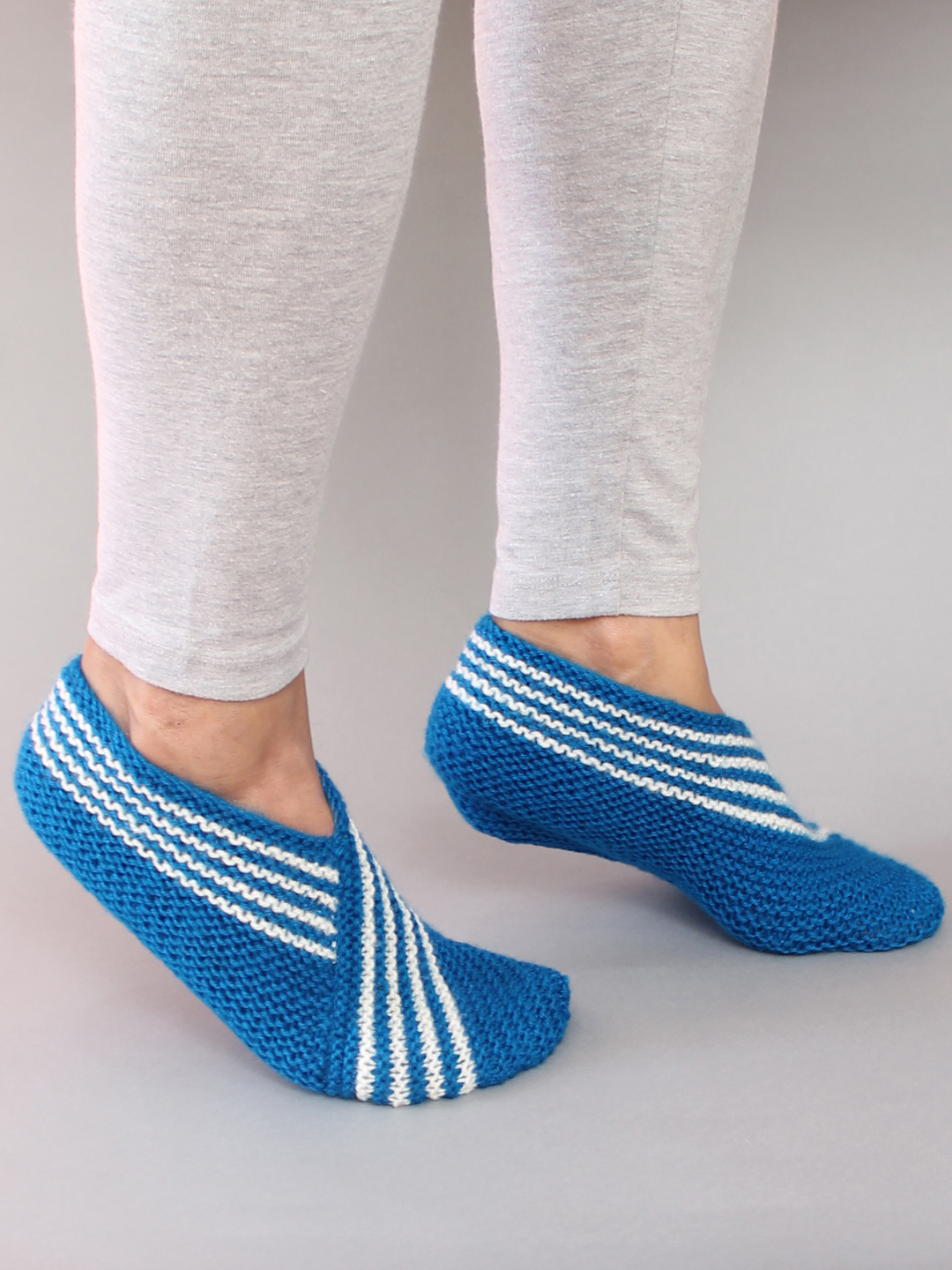Velvery Handmade Knitted Womens Striped Design Socks-Blue
