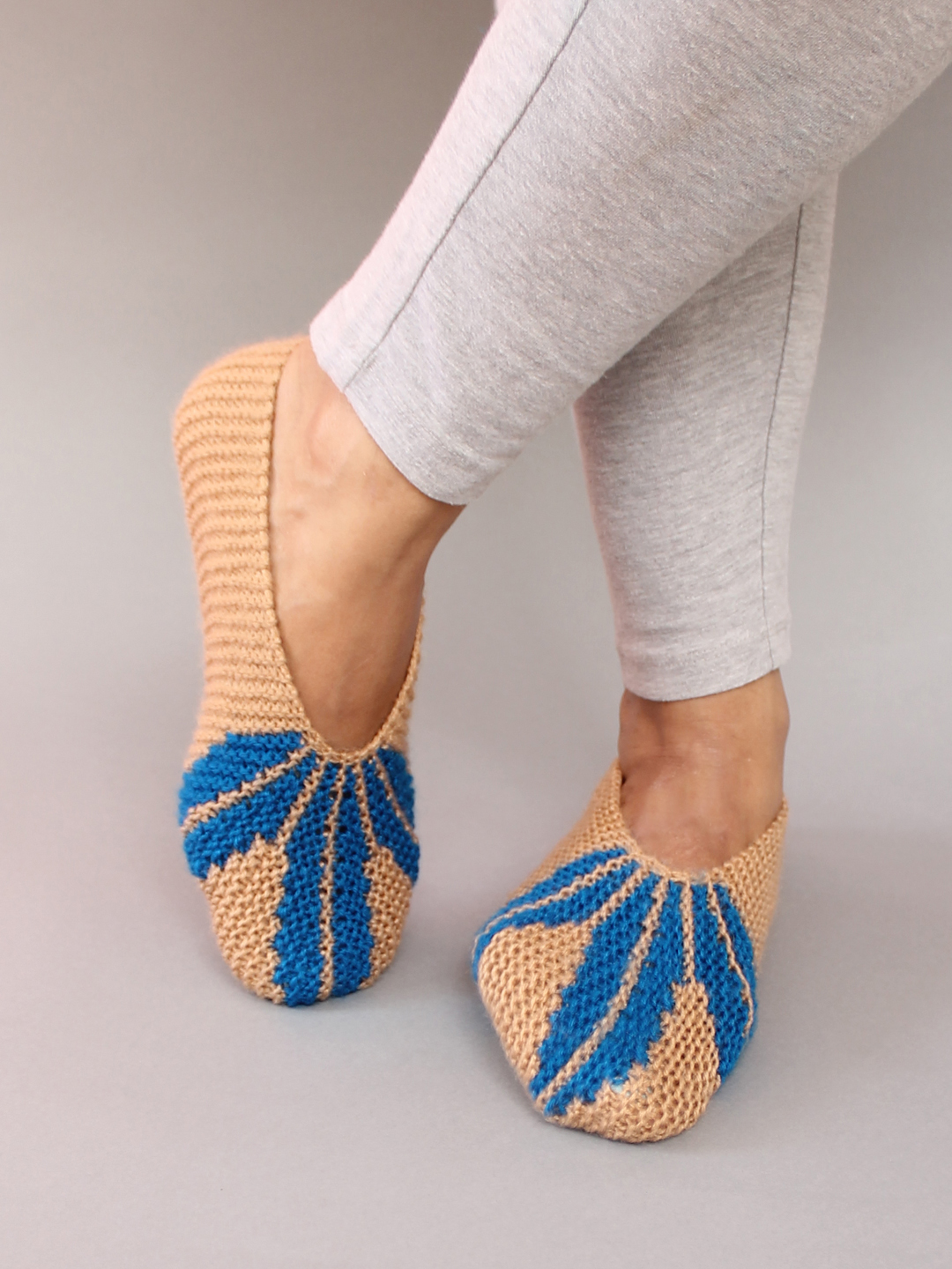 Velvery Handmade Knitted Womens Self Design Socks-Beige