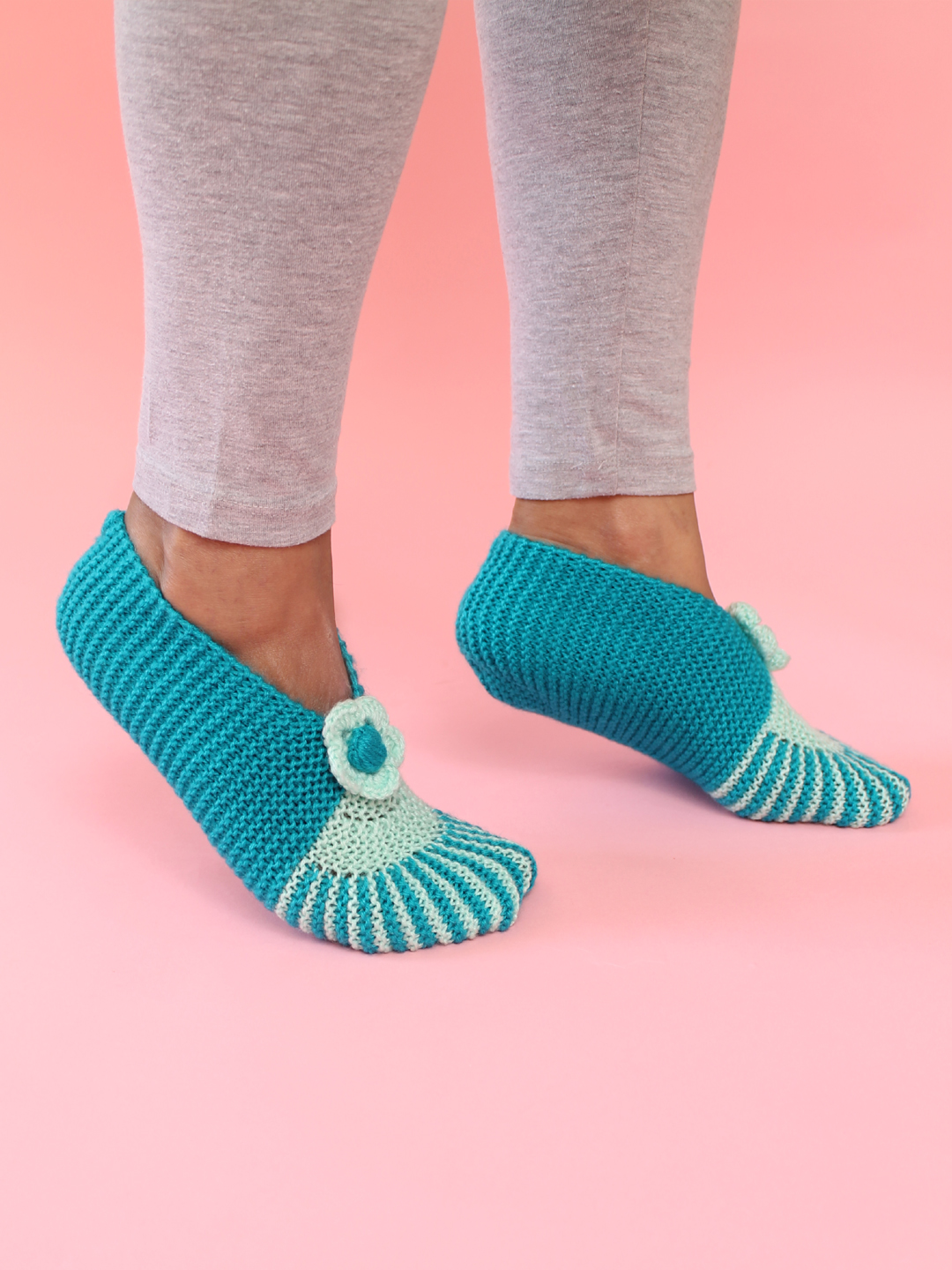 Velvery Handmade Knitted Womens Floral Design Ankle Length Socks- Blue