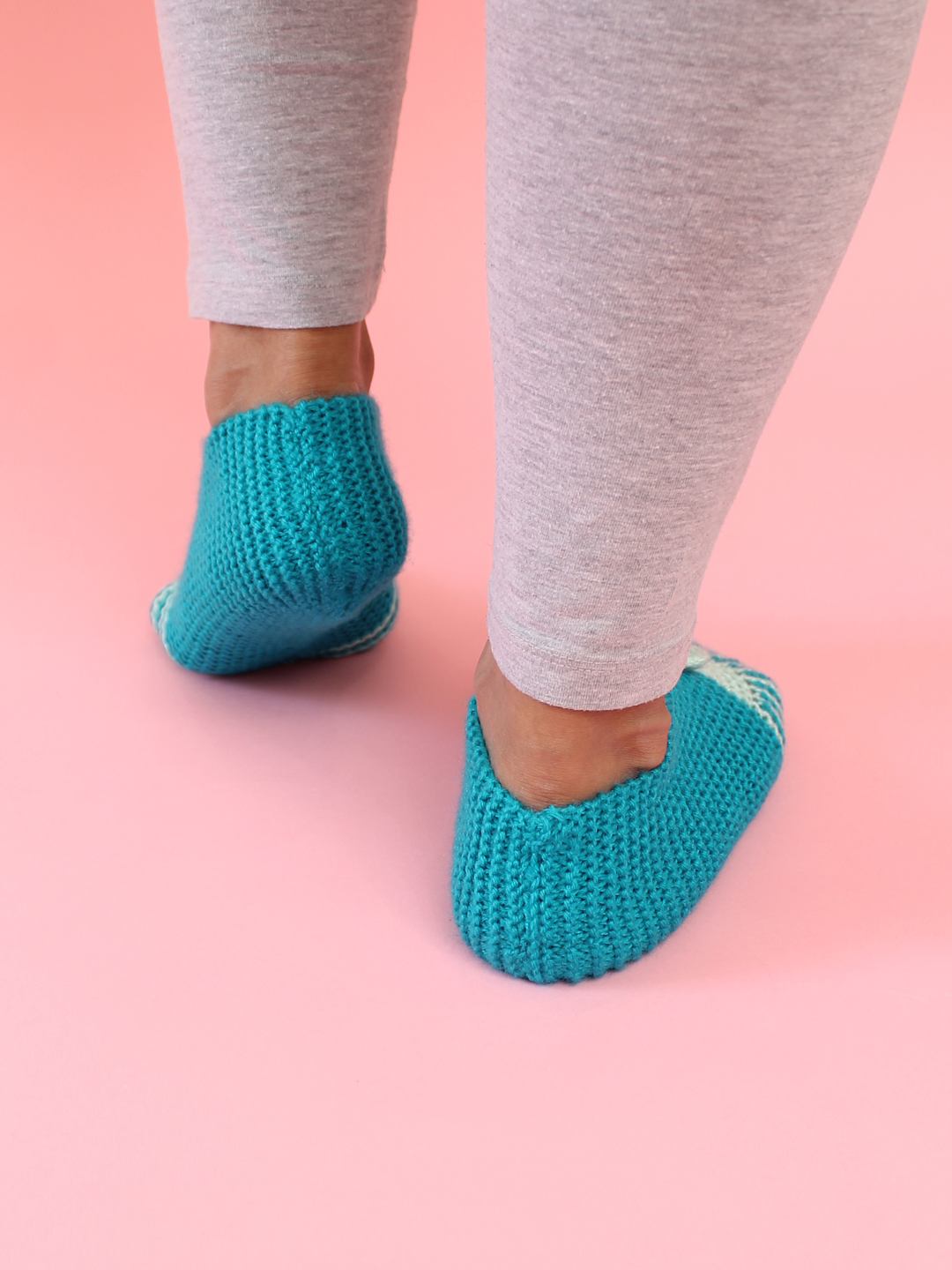 Velvery Handmade Knitted Womens Floral Design Ankle Length Socks- Blue