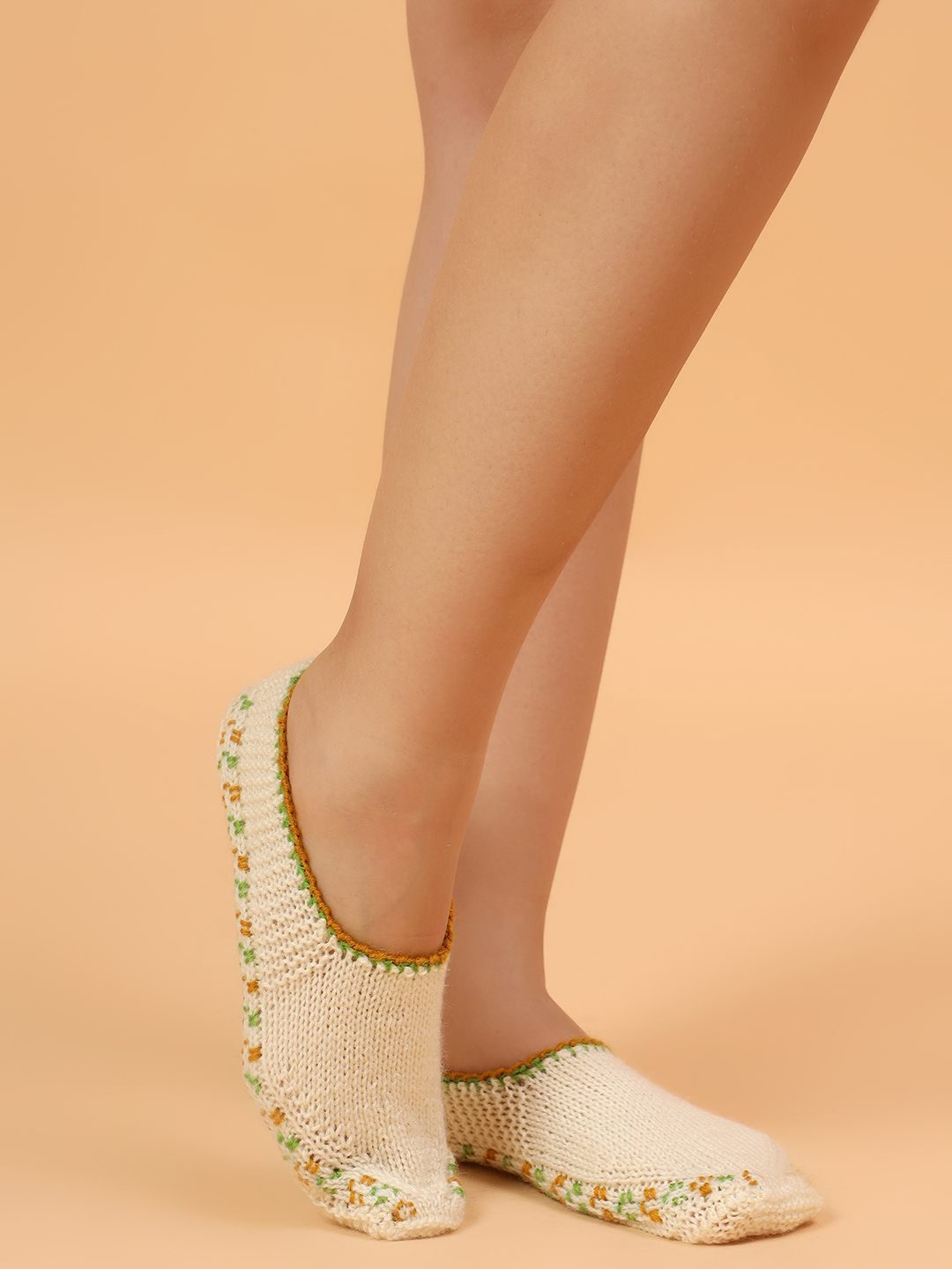 Velvery Handknitted Self Design Socks - Off White