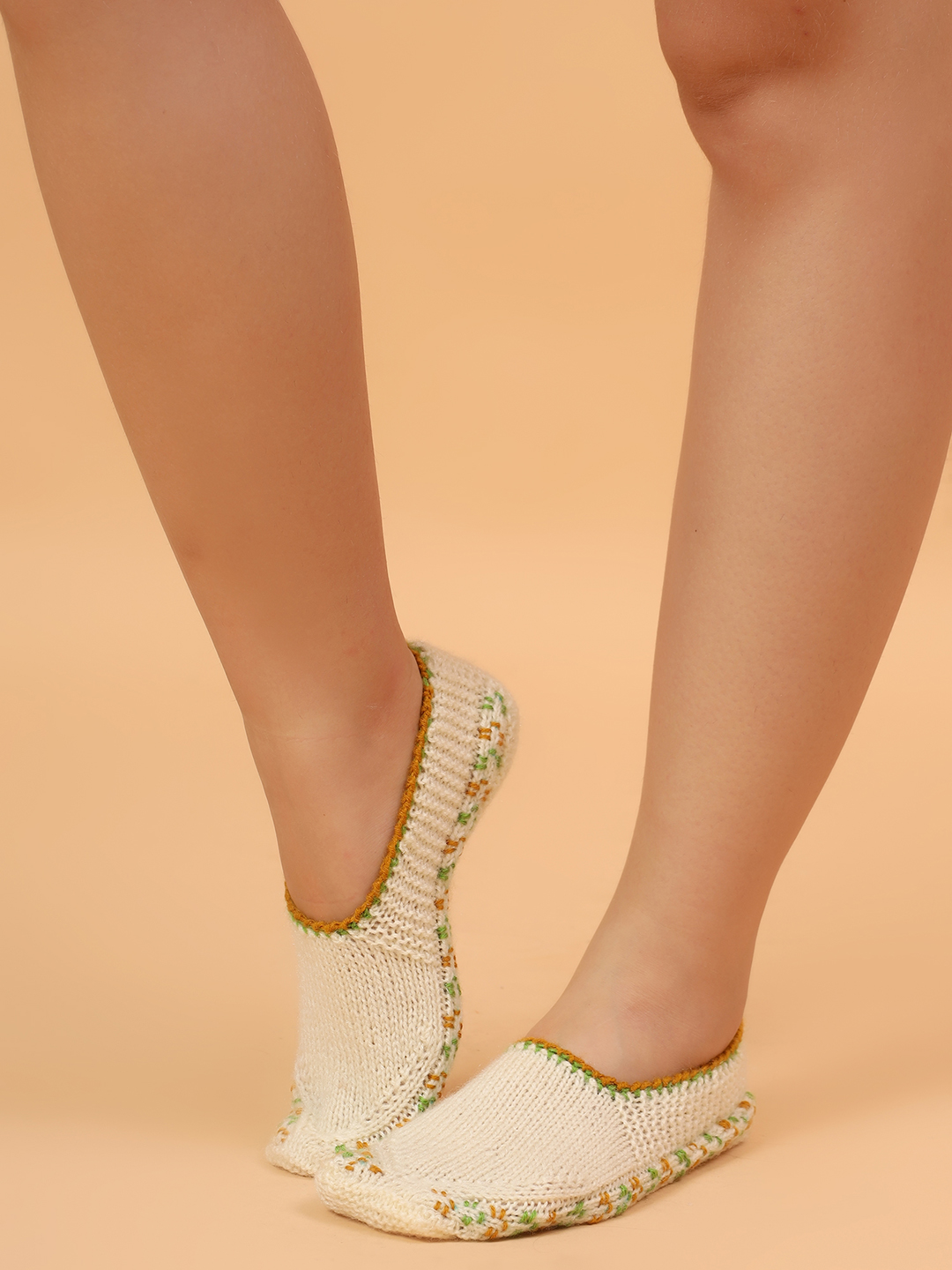 Velvery Handknitted Self Design Socks - Off White
