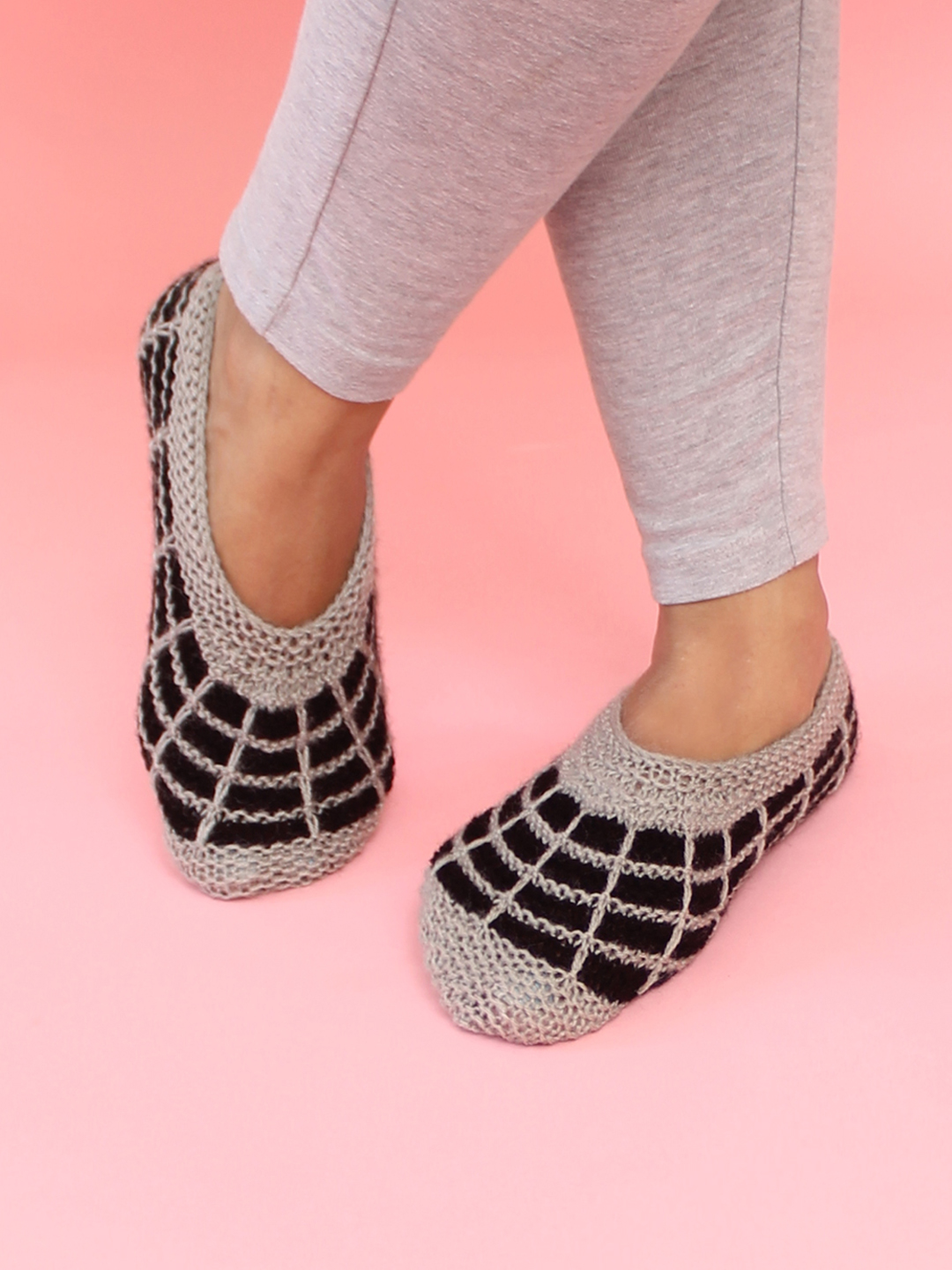 Velvery Handmade Knitted Womens Dual Colour Socks-Black