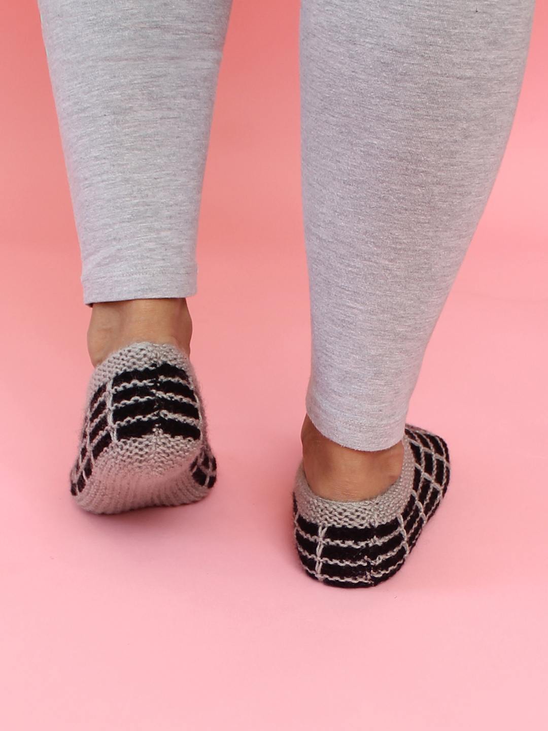 Velvery Handmade Knitted Womens Dual Colour Socks-Black