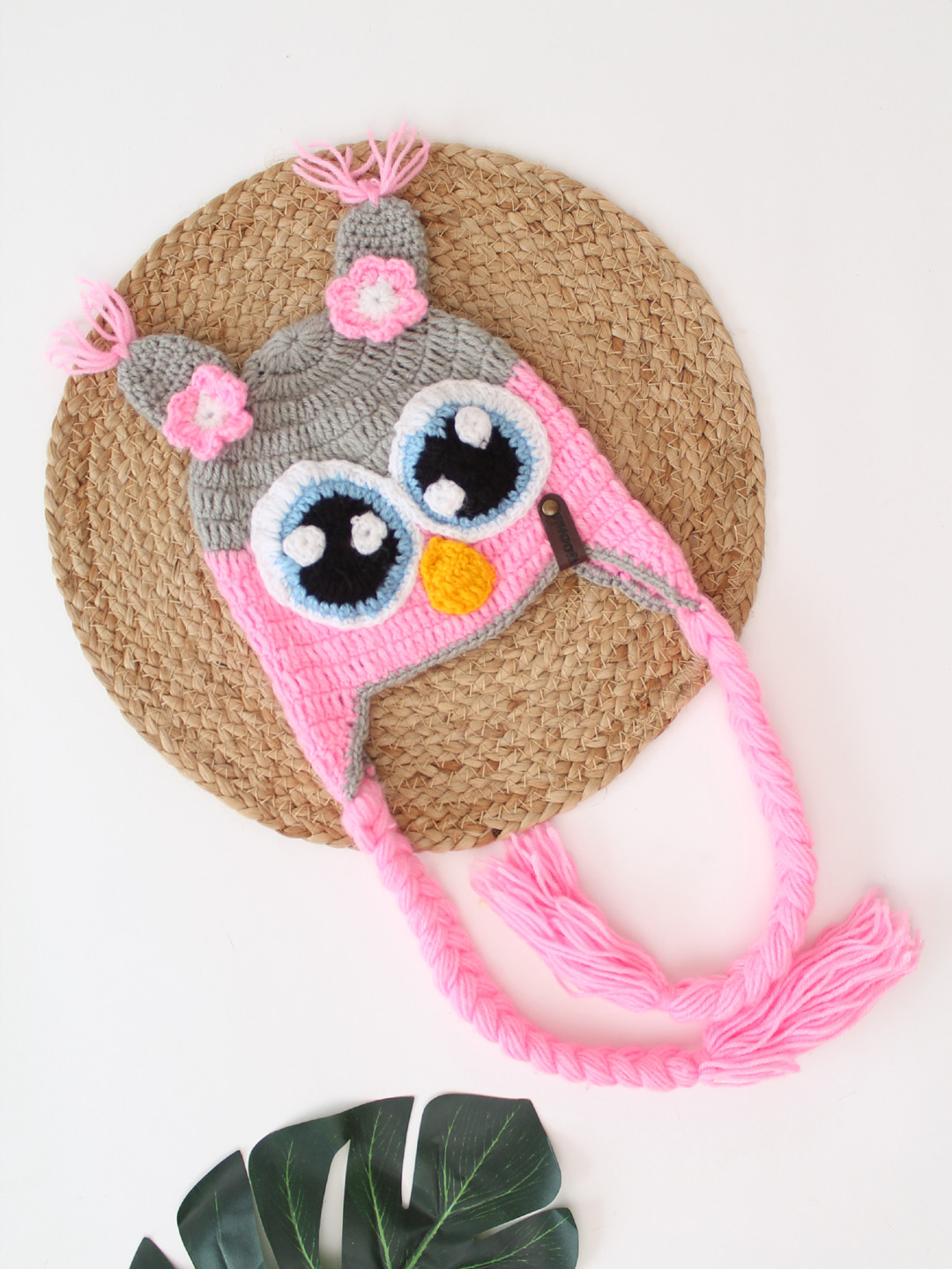 Woonie Bird Eyes Detailed Handmade Woolen Cap - Pink