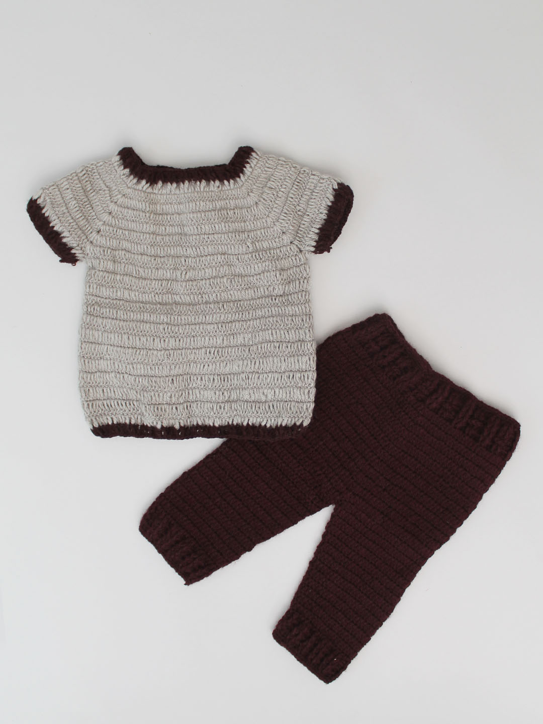 Woonie Crochet Newborn Sweater Set with Bear Pockets - Grey