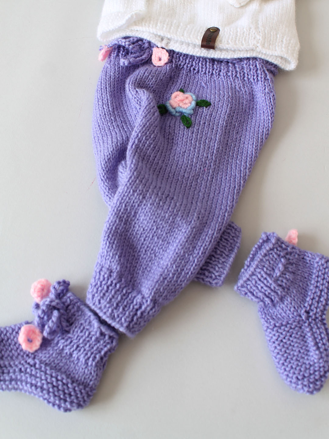 Woonie Front Open Sweater & Pants Set with cap & socks-White