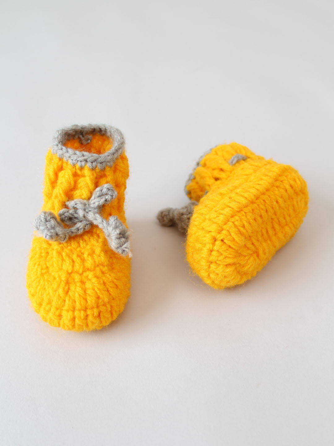 Woonie Front Open Sweater with Pants Caps & Booties - Yellow