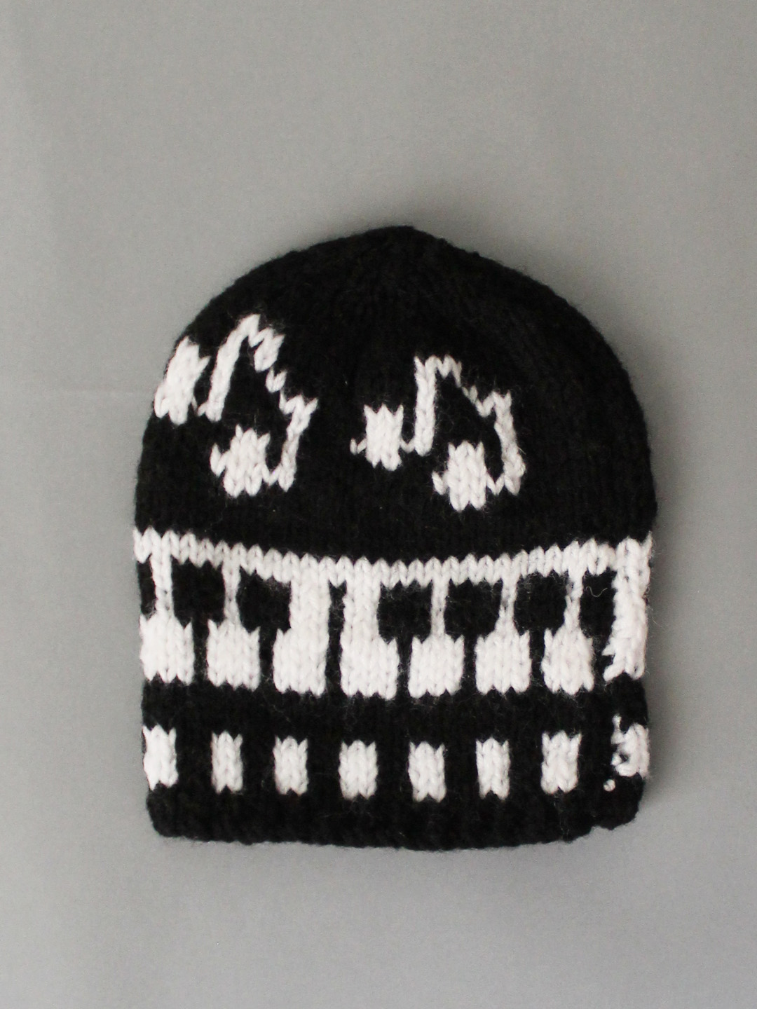 Woonie Handknitted Music Note Beanie - Black
