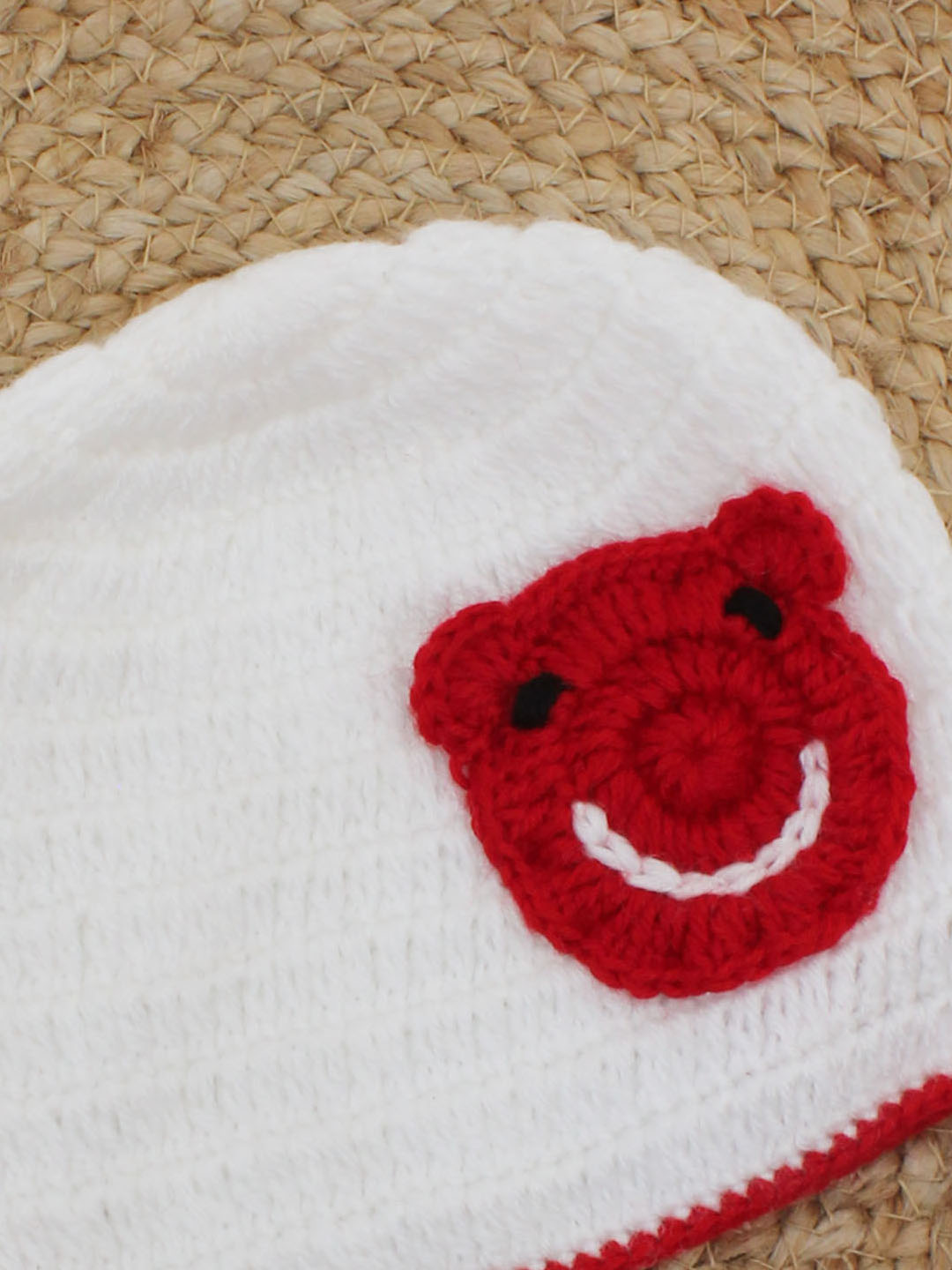 Woonie Handmade Crochet Bear Applique Winter Hat - White