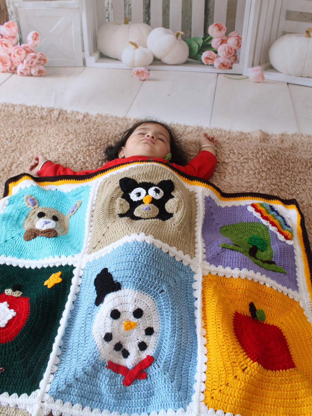 Woonie Handmade Crochet Face Applique Baby Blanket - Multi