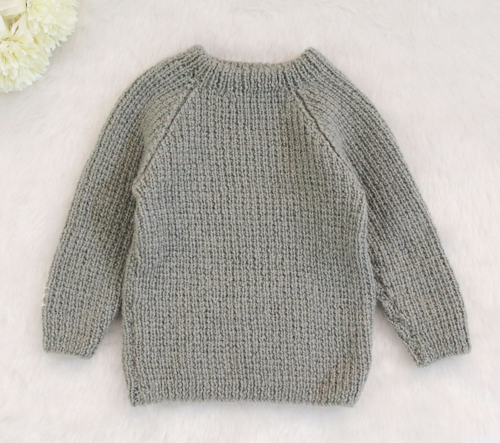 Woonie Handmade Full Sleeves Flower Designed Sweater For Kids-Grey