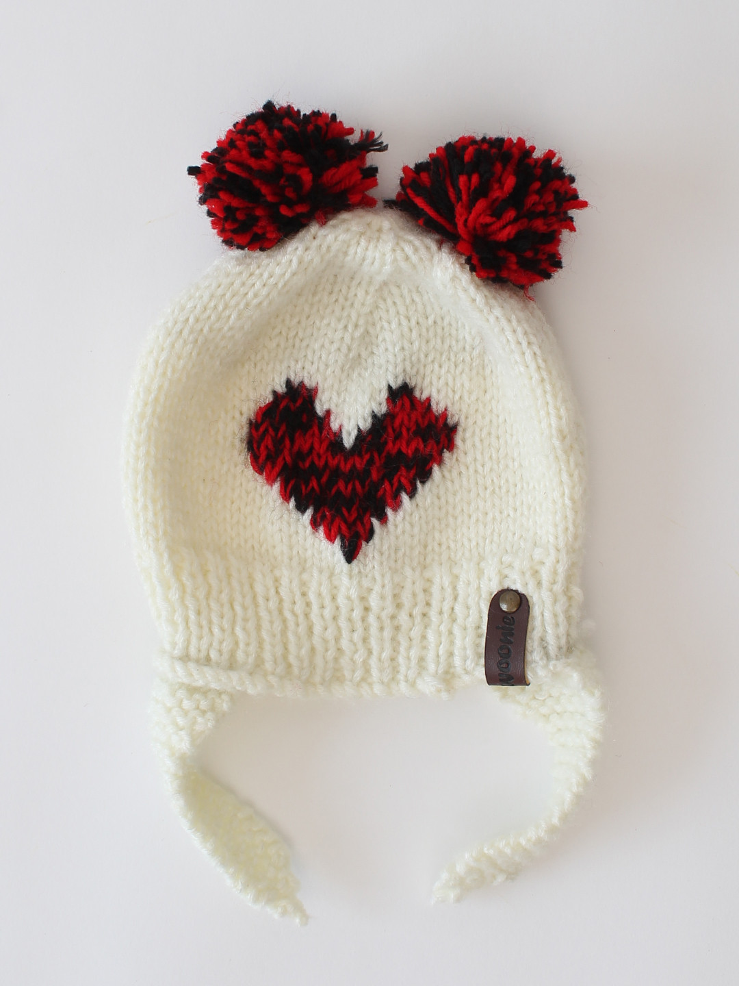 Woonie Heart Detailed Handmade Knitted Cap - off-White