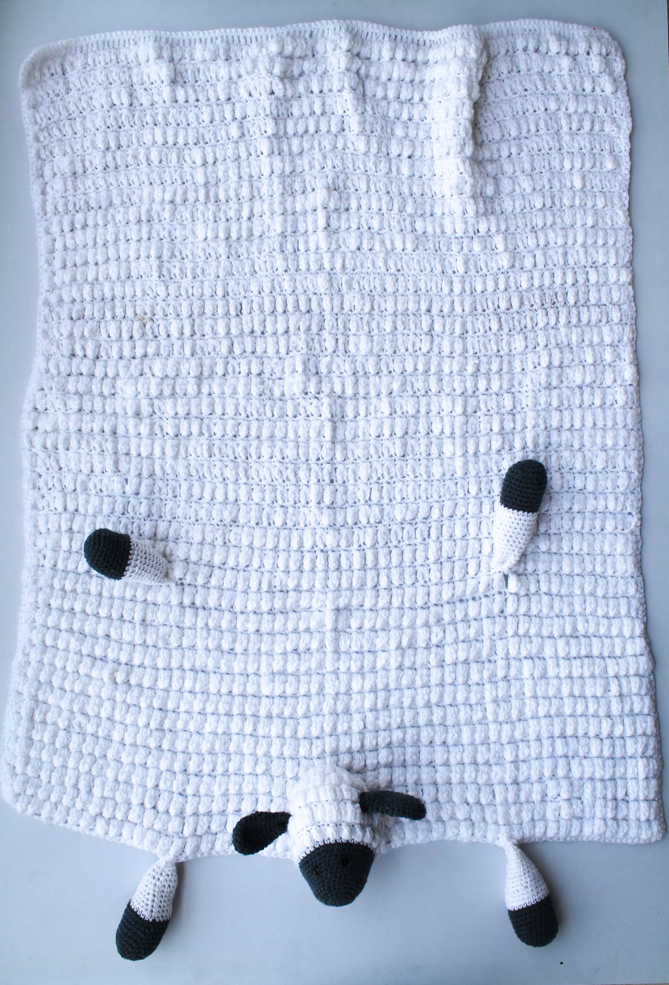 Woonie Sheep Face Handmade Crochet Blanket For Kids -White
