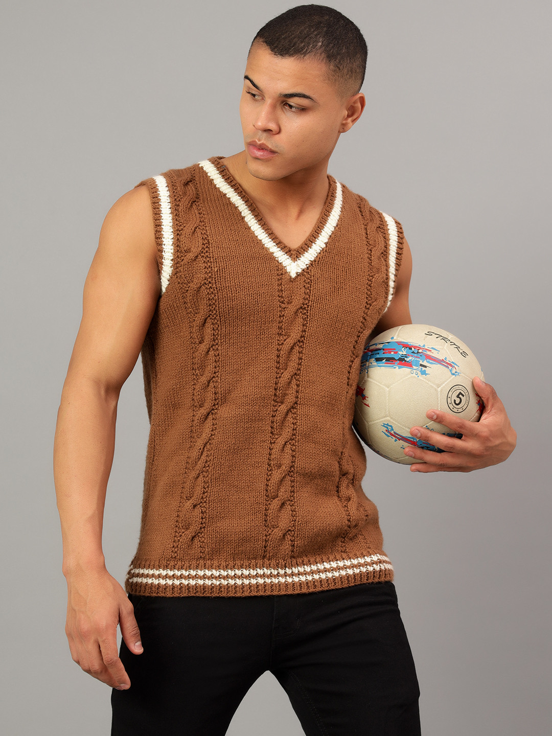Handmade Cable Knit Sleeveless Sweater for Men - Brown
