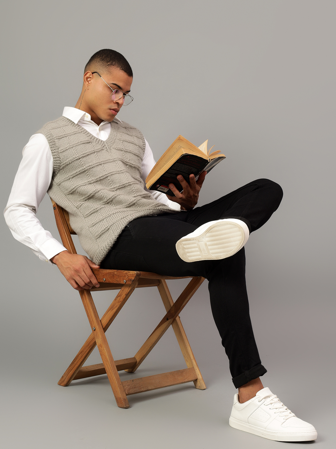 Handcrafted Sleeveless Jumper for Gents - Grey
