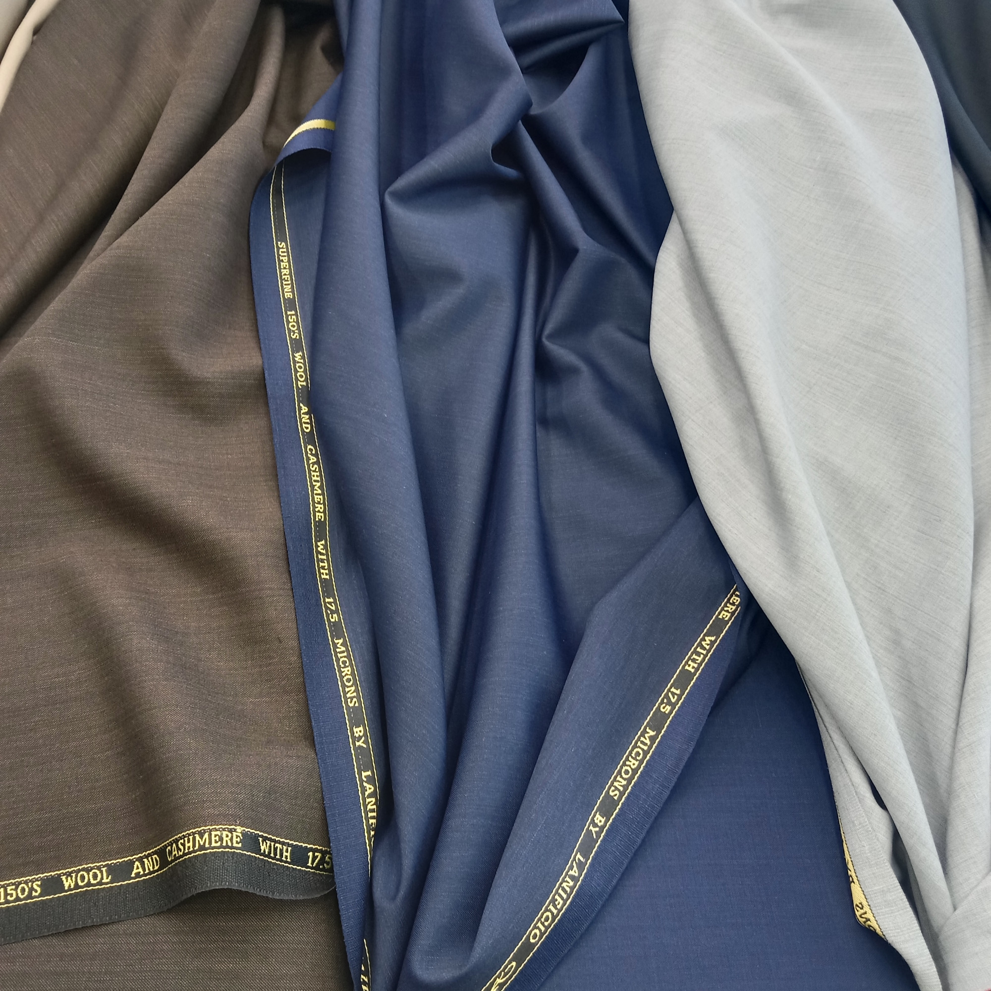       50 35    LUXURY WINTER FABRIC INDIAN WOOL 50  35YDS FOR ONE KANDURA