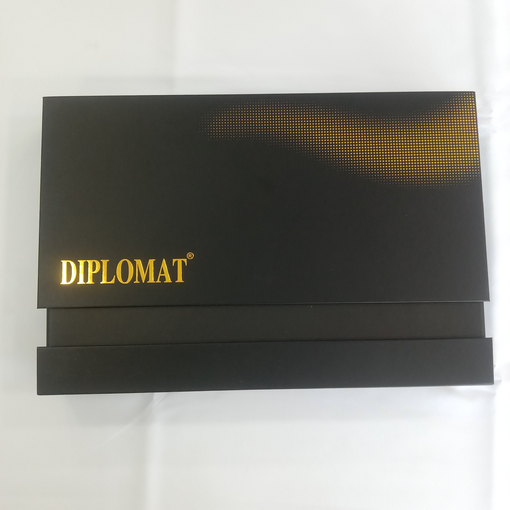    100        52  55  SHIMAG WHITE DIPLOMAT SIZE 52  55