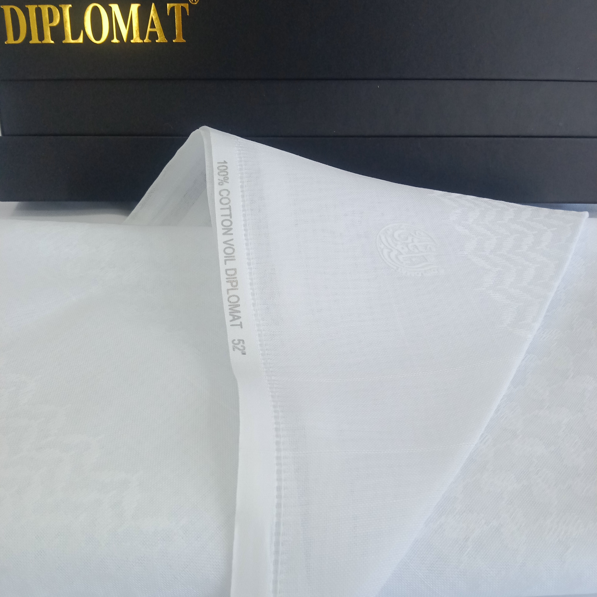    100        52  55  SHIMAG WHITE DIPLOMAT SIZE 52  55