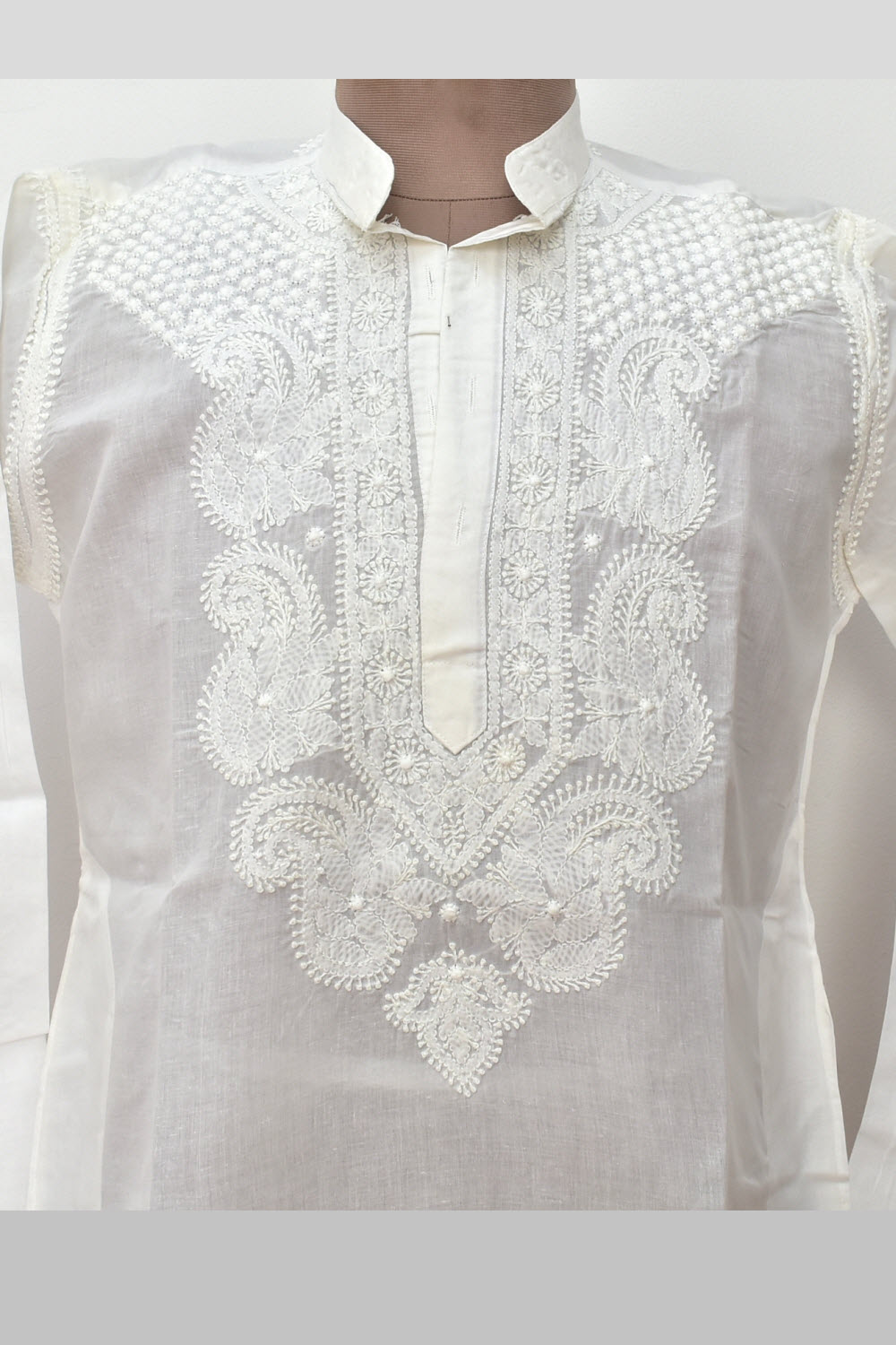S 38 White Hand Embroidered Chikankari Mens Kurta 13701