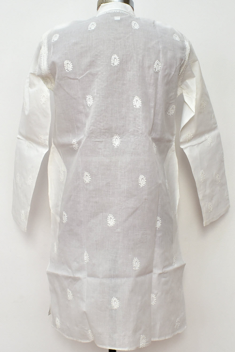 L 42 White Hand Embroidered Chikankari Mens Kurta 13711