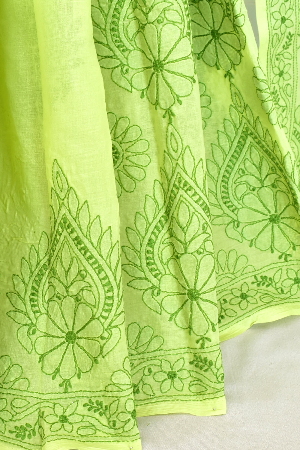 Light Mehandi Green Hand-Embroidered Lucknowi Chikankari Cotton Saree with Blouse Rich Pallu 15082