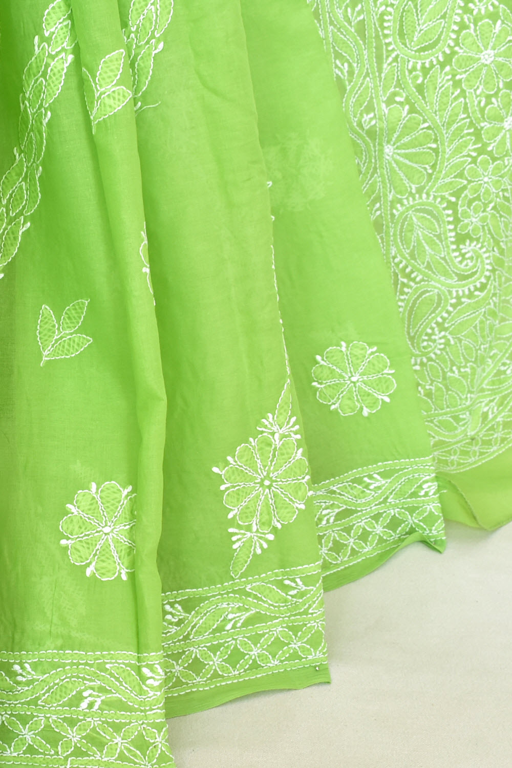 Mehandi Green Hand-Embroidered Lucknowi Chikankari Cotton Saree with Blouse Rich Pallu 15175