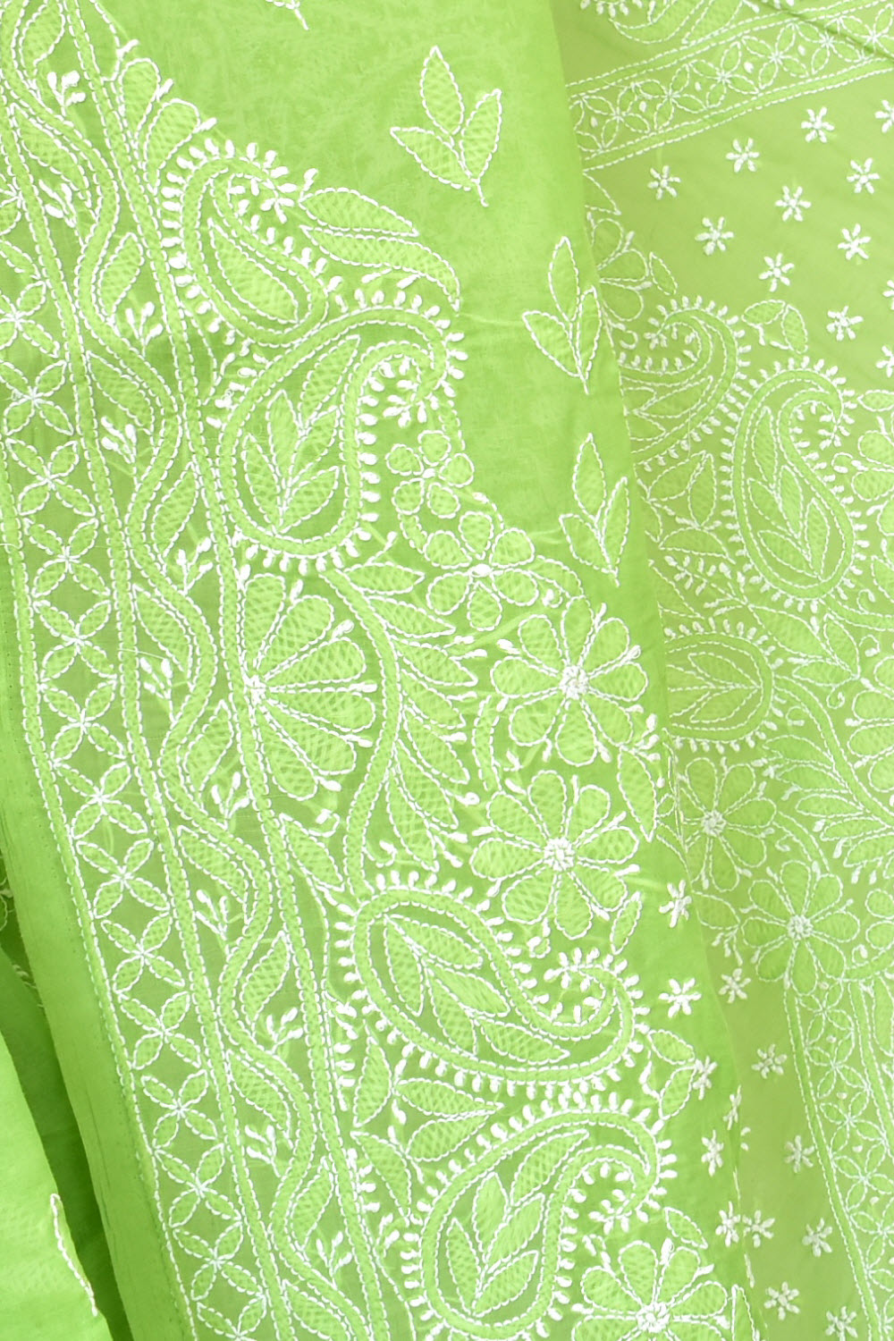 Mehandi Green Hand-Embroidered Lucknowi Chikankari Cotton Saree with Blouse Rich Pallu 15175
