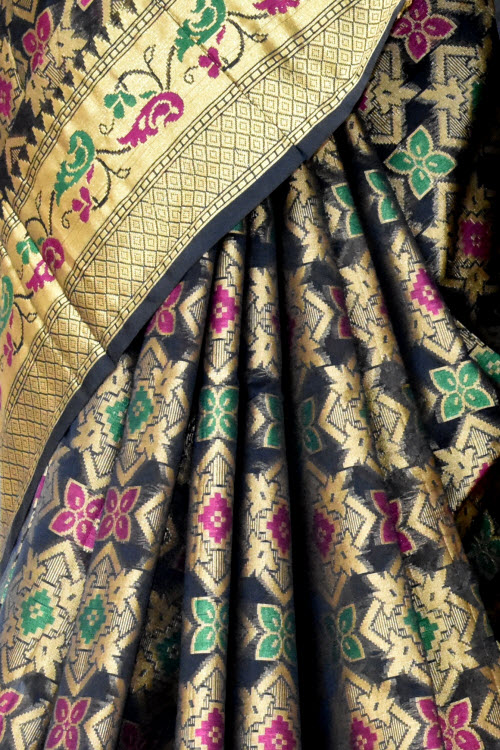 Black Handloom Banarasi Kora Saree with Blouse 16246