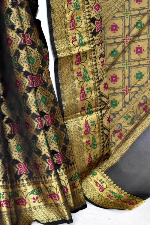 Black Handloom Banarasi Kora Saree with Blouse 16246