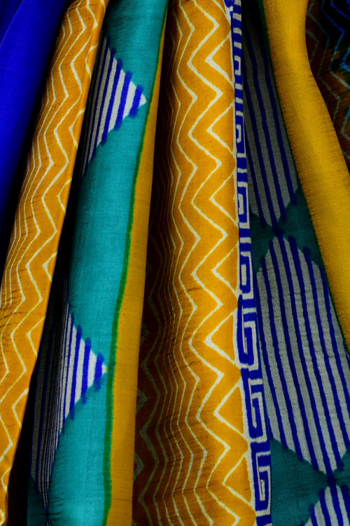 Royal Blue-Mustard Double Knitted Handloom Pure Silk Batik Print Saree